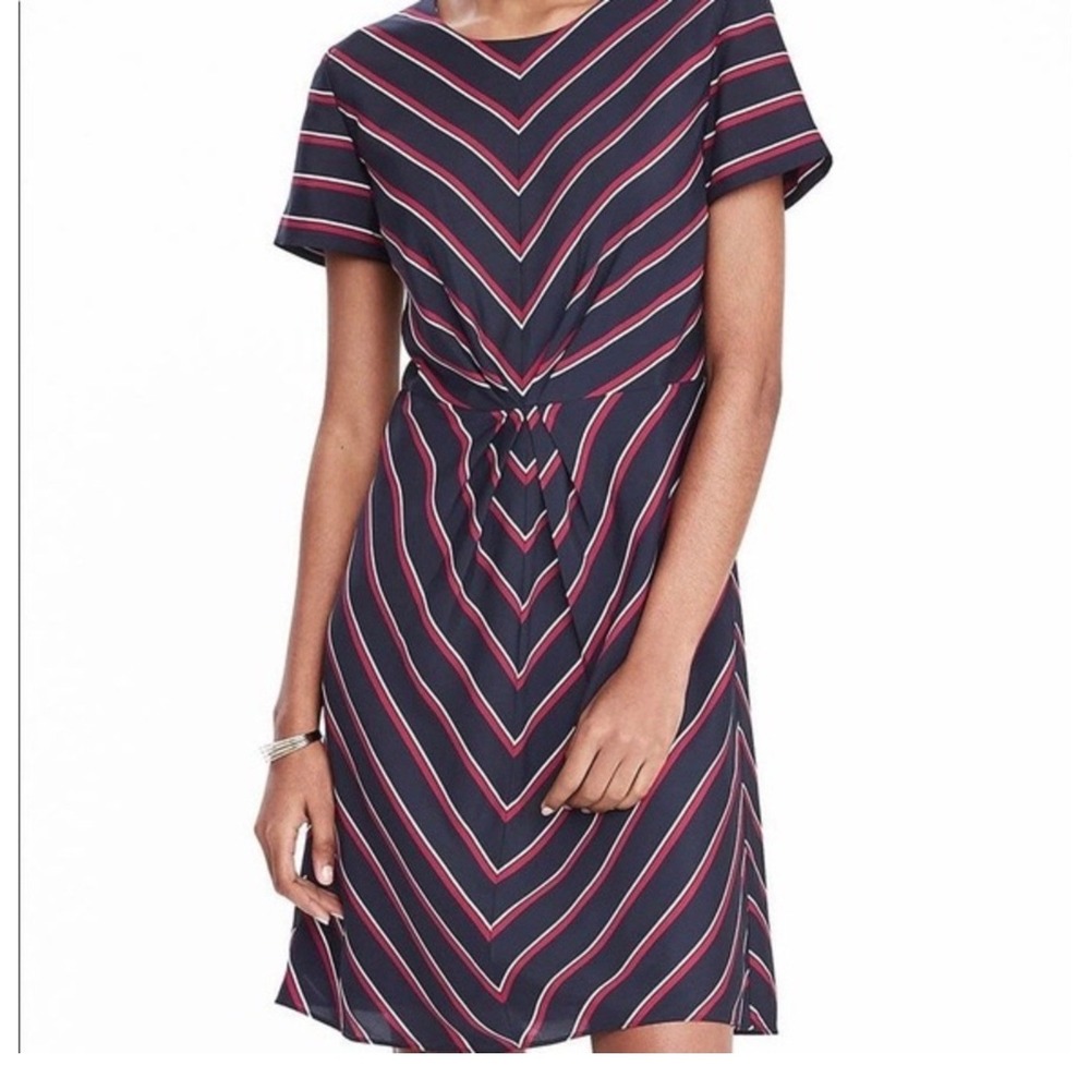 Banana Republic Sheath Dress Womens 2P Navy Red Striped Twist Front Short Sleeve